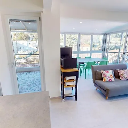 98gb - 2p With Terrace And Side Sea View Apartmán *
