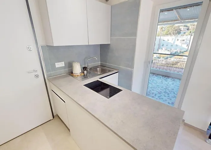 Apartment 98gb - 2p With Terrace And Side Sea View Menton