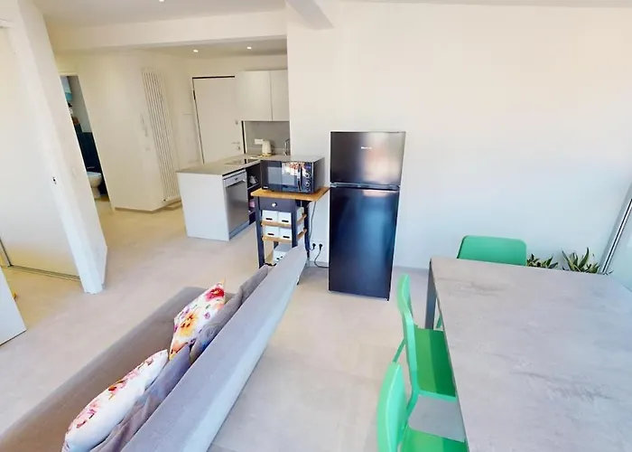 98gb - 2p With Terrace And Side Sea View דירה *